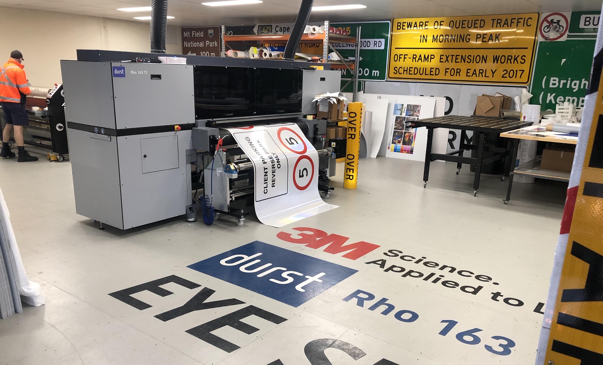 Traffic sign printer increases turnover with Durst Sprinter