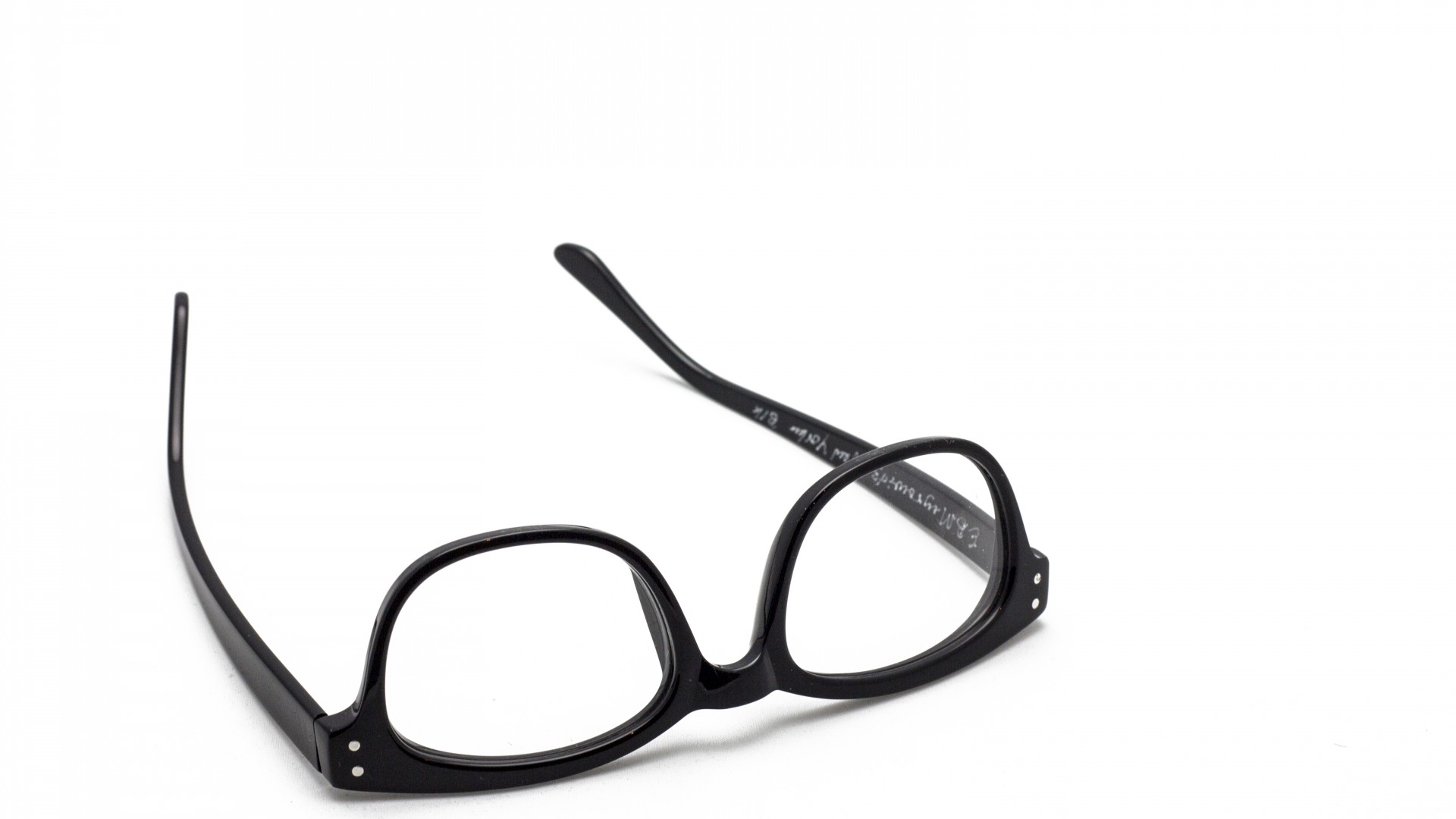 Luxury eyewear specialist EB Meyrowitz has set optical standards for