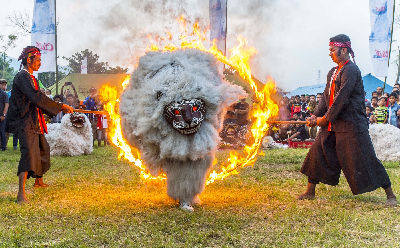 8 Tarian Adat Jawa Timur - Tak Terlihat