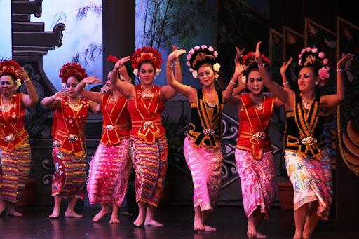 7 Tarian Adat Jakarta yang Kental akan Perpaduan Budaya - Tak Terlihat