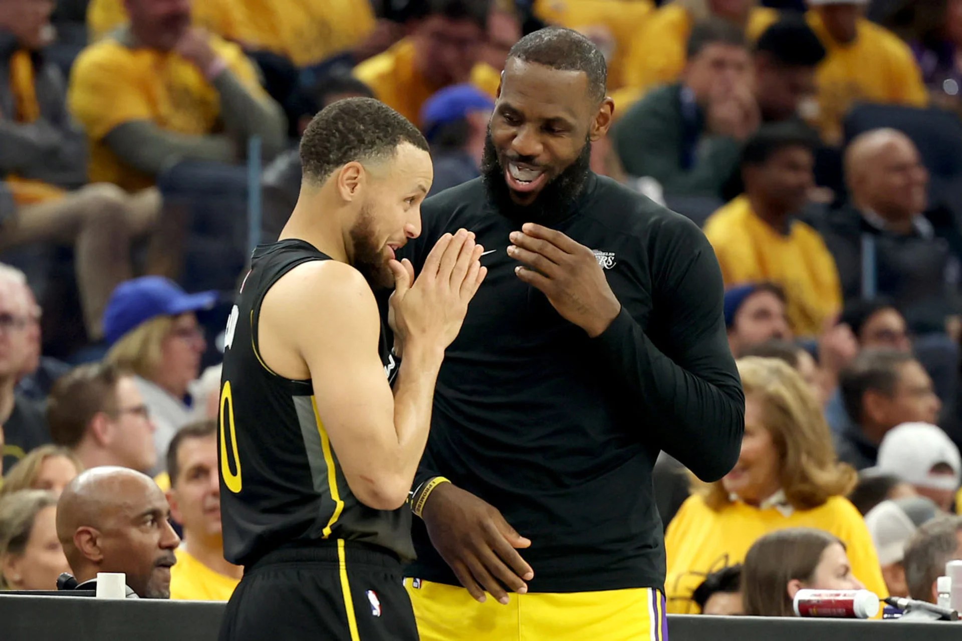 Bizarre photo of Steph Curry and LeBron James kissing confuses fans