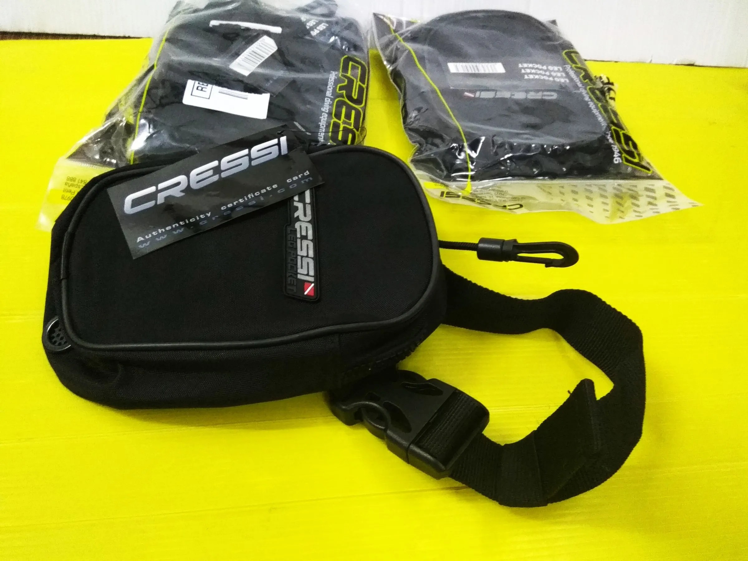 Cressi Leg Pocket Coral Dive Store Store for scuba diving equipments