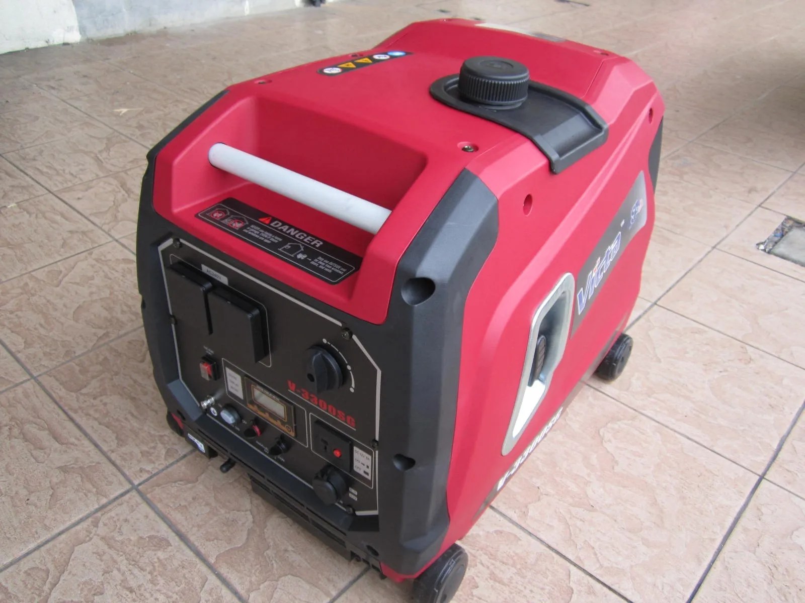 Victa 3.3kW Portable Silent Smart Inverter Gasoline Generator MY