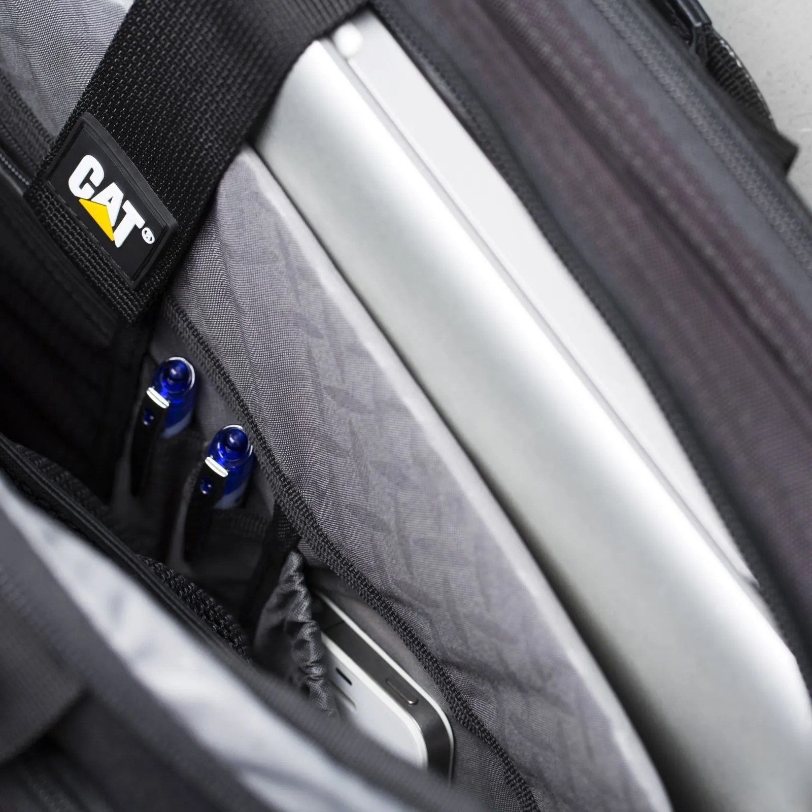 Caterpillar Business Tools Medium Laptop Bag GoTravelOutdoor