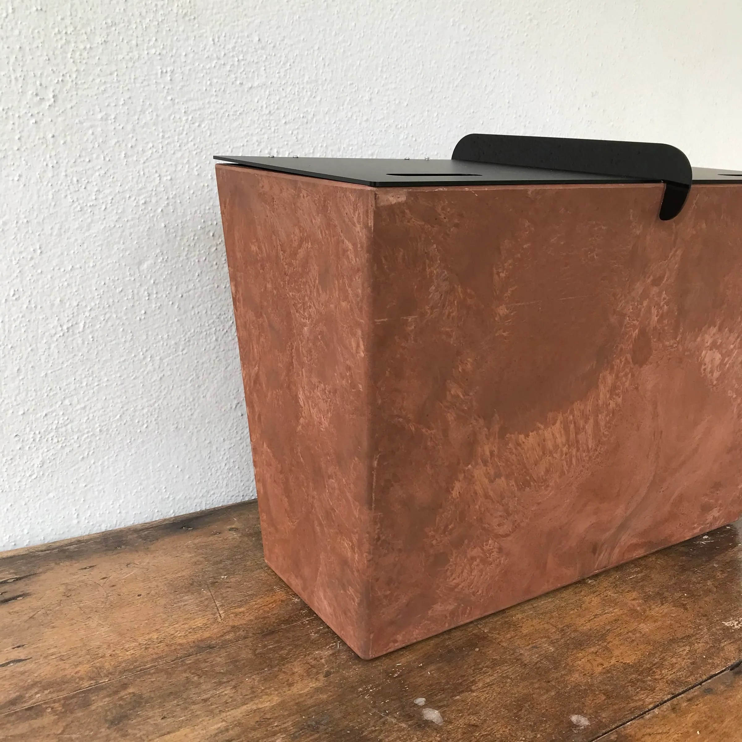 Earth Bins Artstone Ella 20 OFF (RRP RM395) Eats, Shoots & Roots