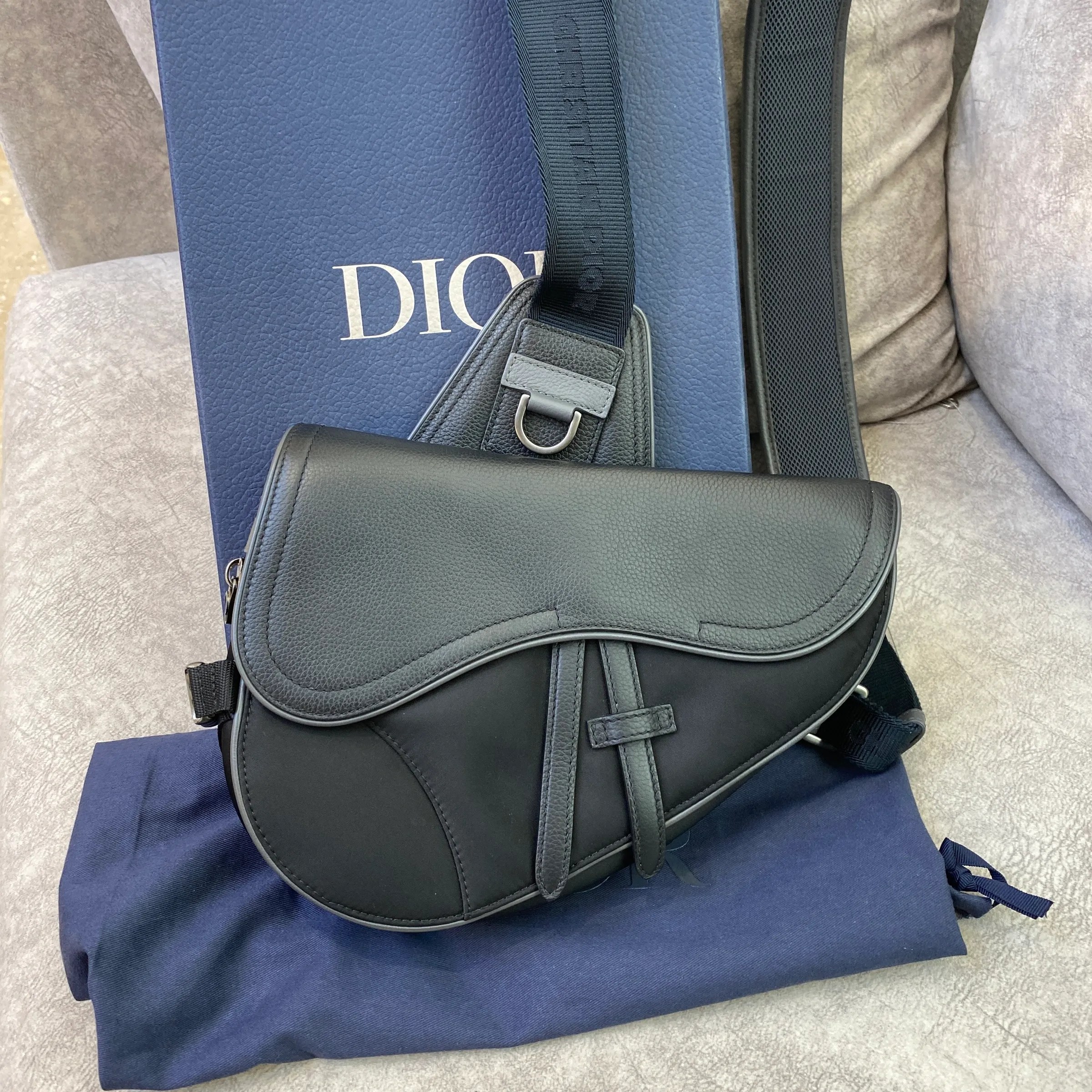 PREOWNED CHRISTIAN DIOR MEN SADDLE BAG (27BO0231) Lbite Luxury