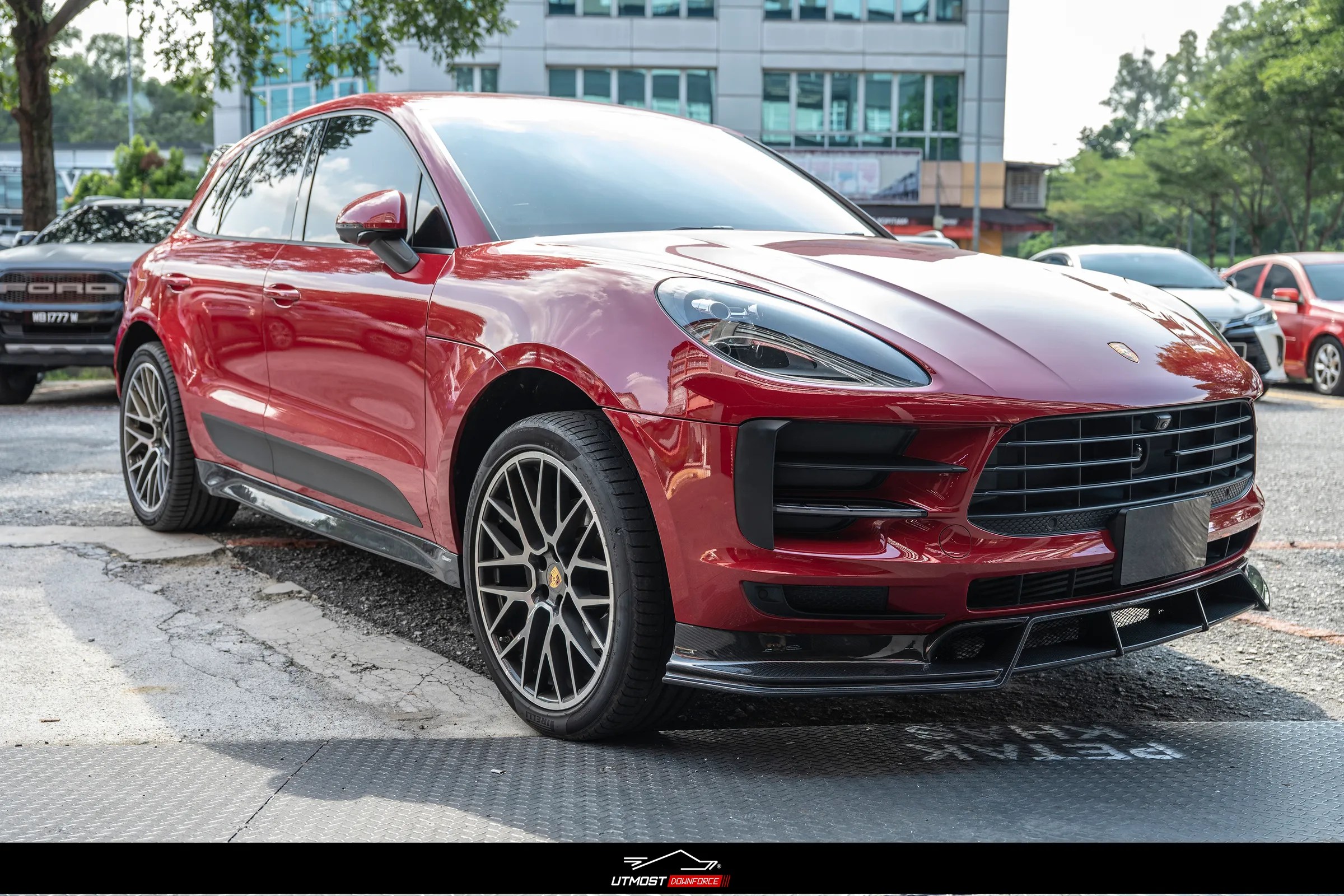 Porsche Macan 95B.2 | CMST | Front Lip | Dry Carbon – Utmost Downforce