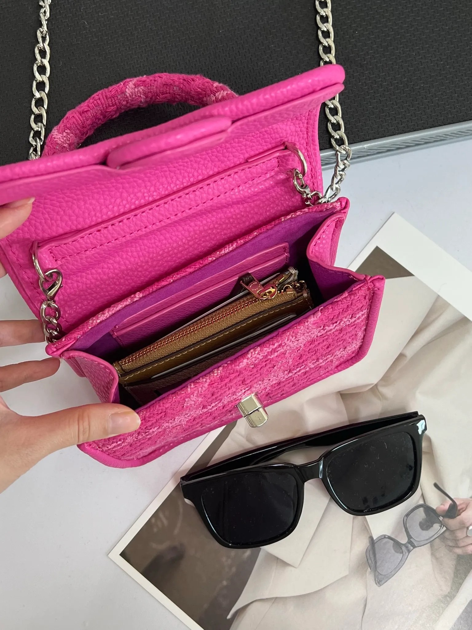 Pink Chain Crossbody Hand Bag MIDSUMMER CLOTHING