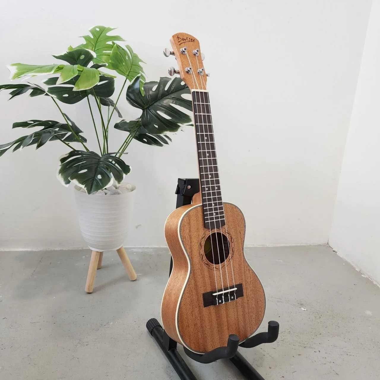 Deviser 24 inch Concert Ukulele with Bag (UK243 / UK2430) GUITARLICIOUS.MY
