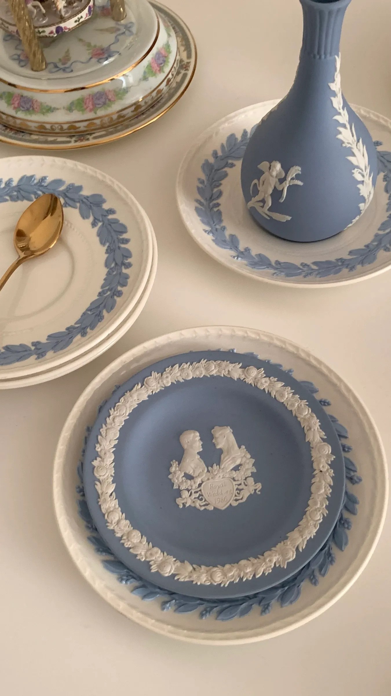 Vintage Wedgwood Queensware Saucers *5 Marguerite.studio