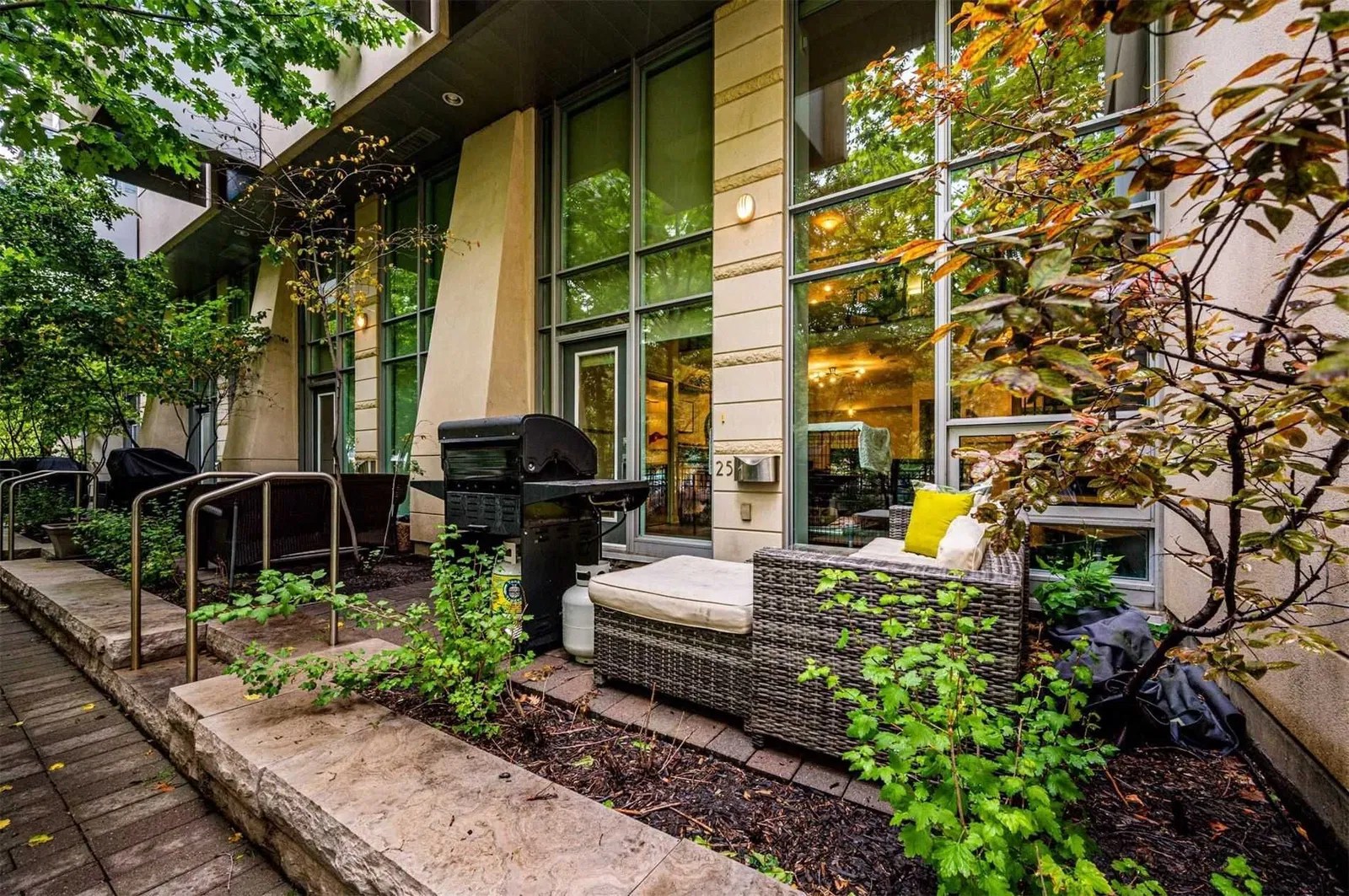 500 Sherbourne St The 500 Sherbourne Condos 1 Bed + 1 2 Baths