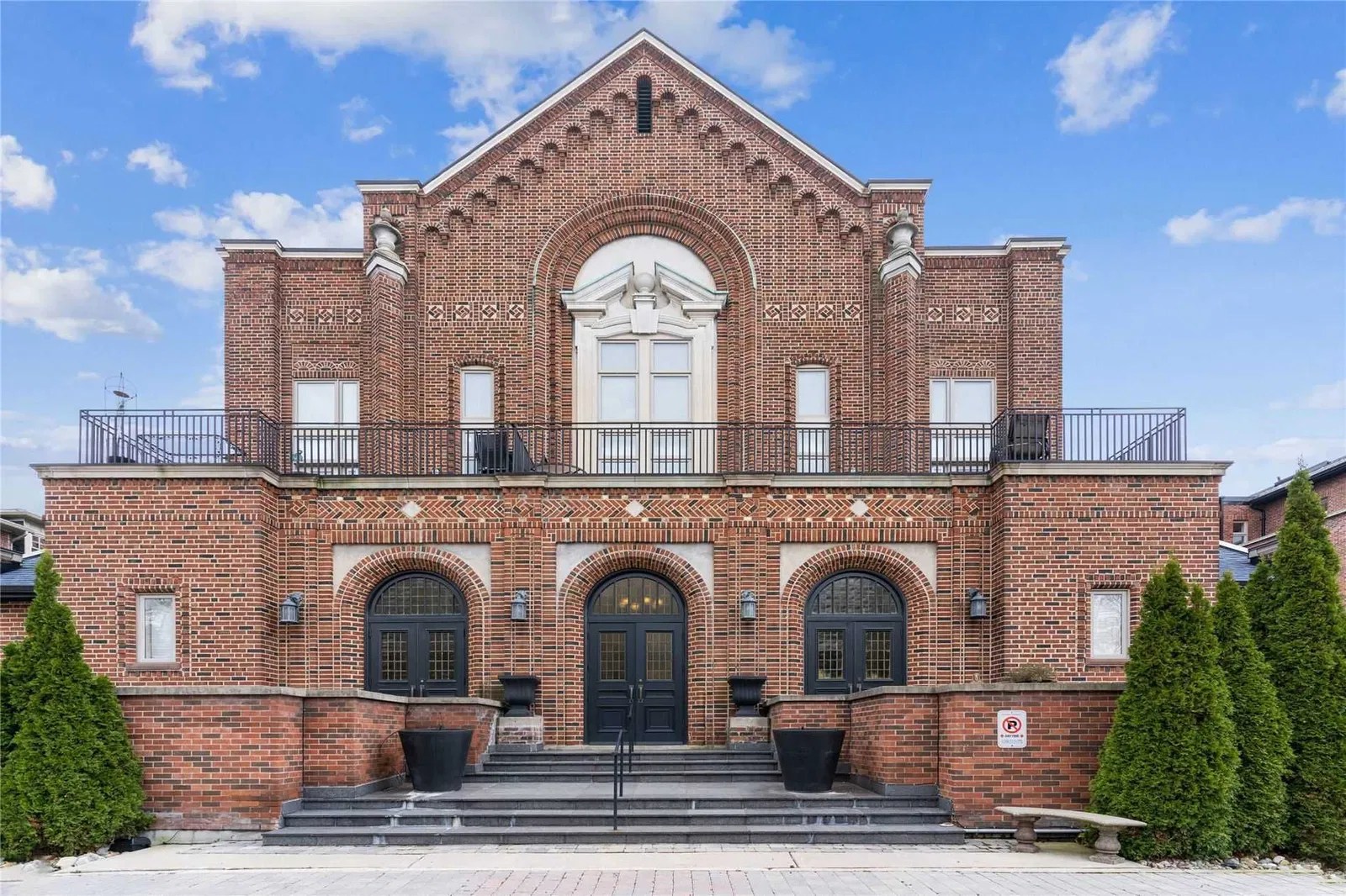 65 Sheldrake Blvd St on Sheldrake 2 Beds 2 Baths Unit 113