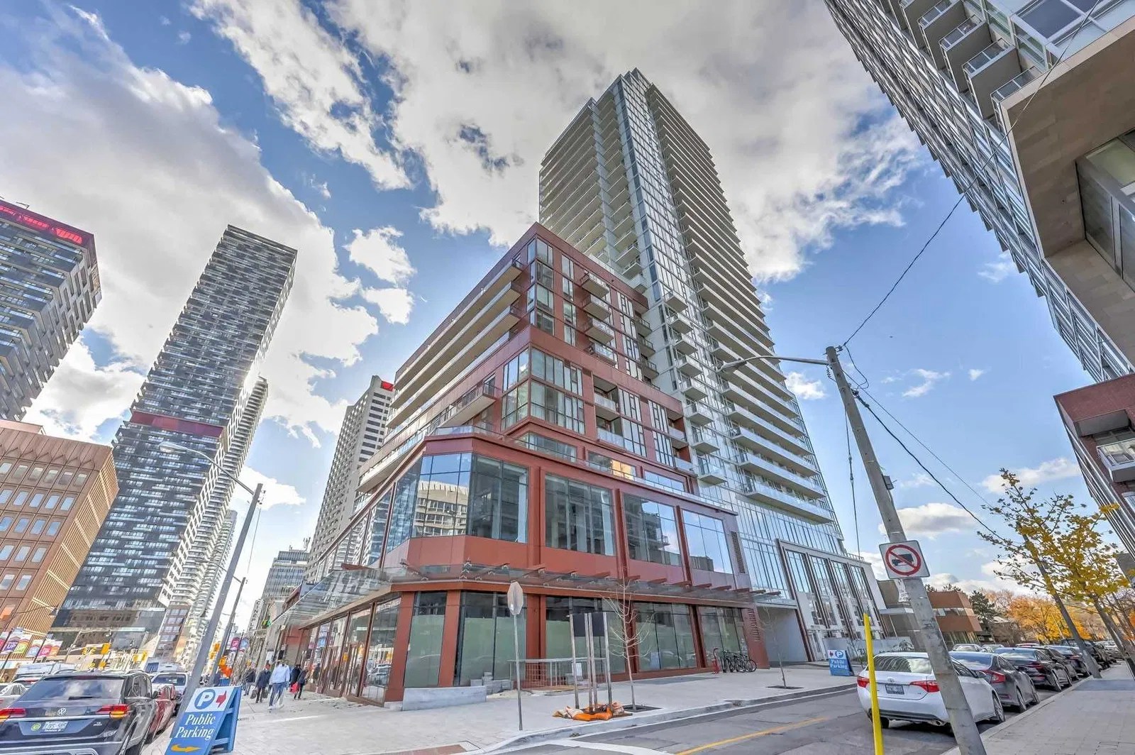 33 Helendale Ave Whitehaus Condos 2 Beds 2 Baths Unit 914