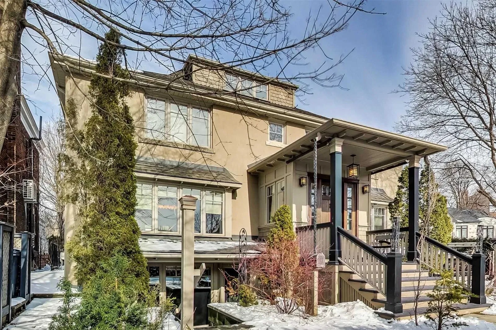 16 Claxton Blvd 5 Beds + 1 6 Baths