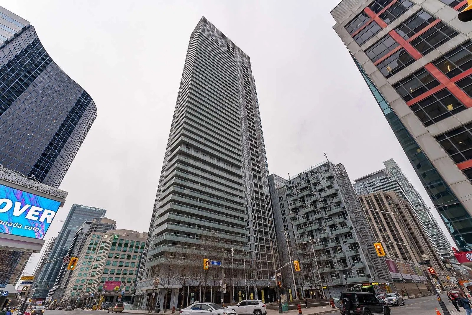 300 Front St 300 Front Street West 2 Beds 2 Baths Unit 1811