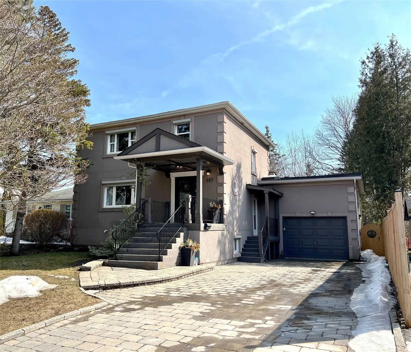 187 Churchill Ave 3 Beds + 1 3 Baths strata.ca