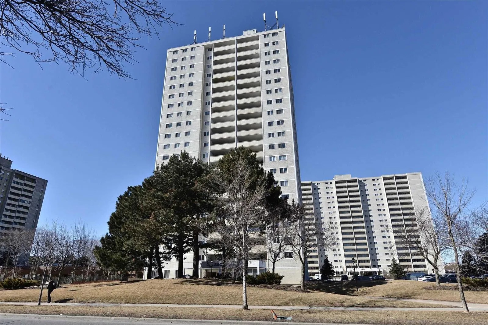 1350 York Mills Rd 1350 York Mills Condos 2 Beds 1 Bath Unit 1802
