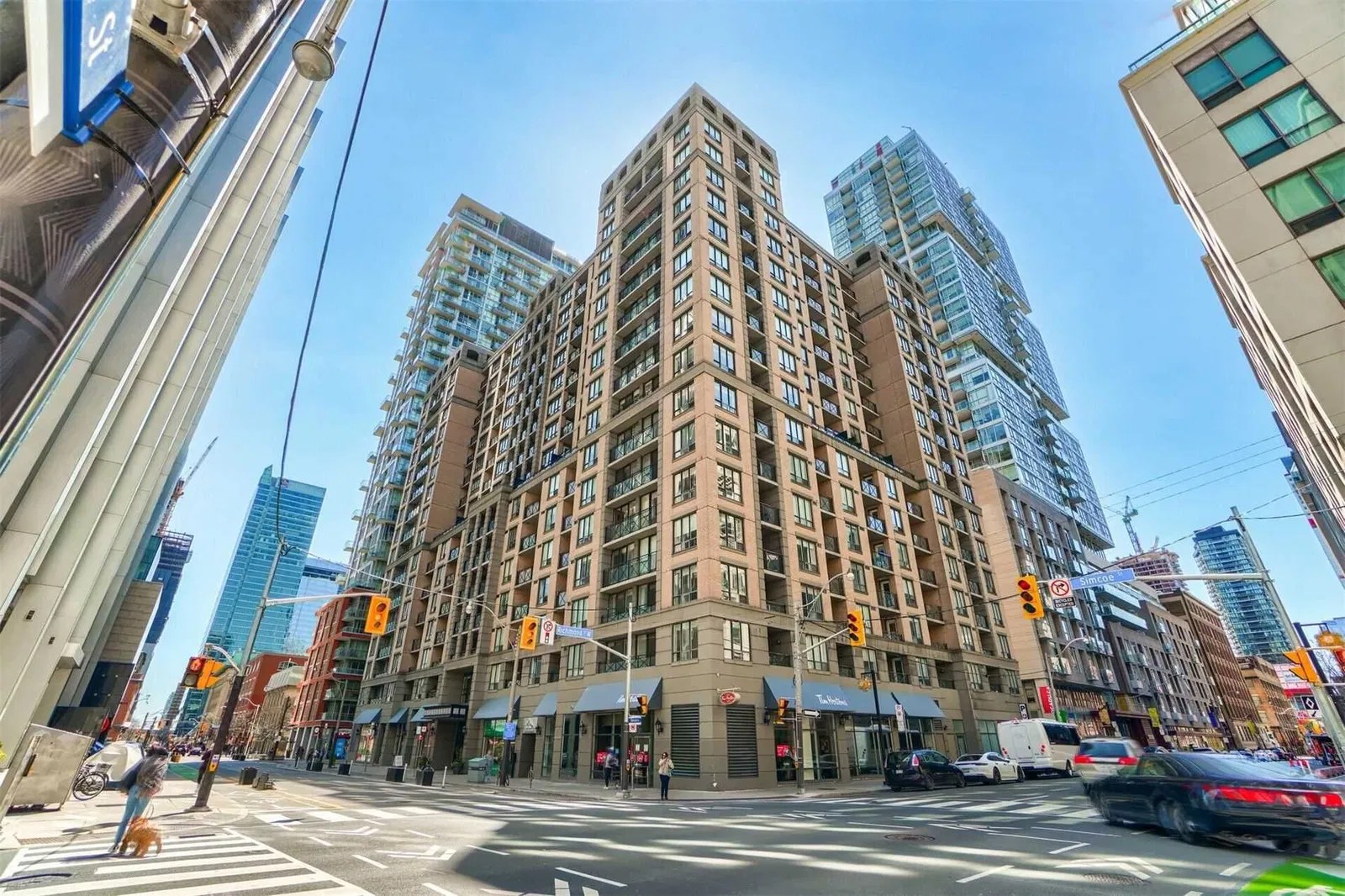 140 Simcoe St University Plaza Condos 2 Beds 1 Bath Unit 1119