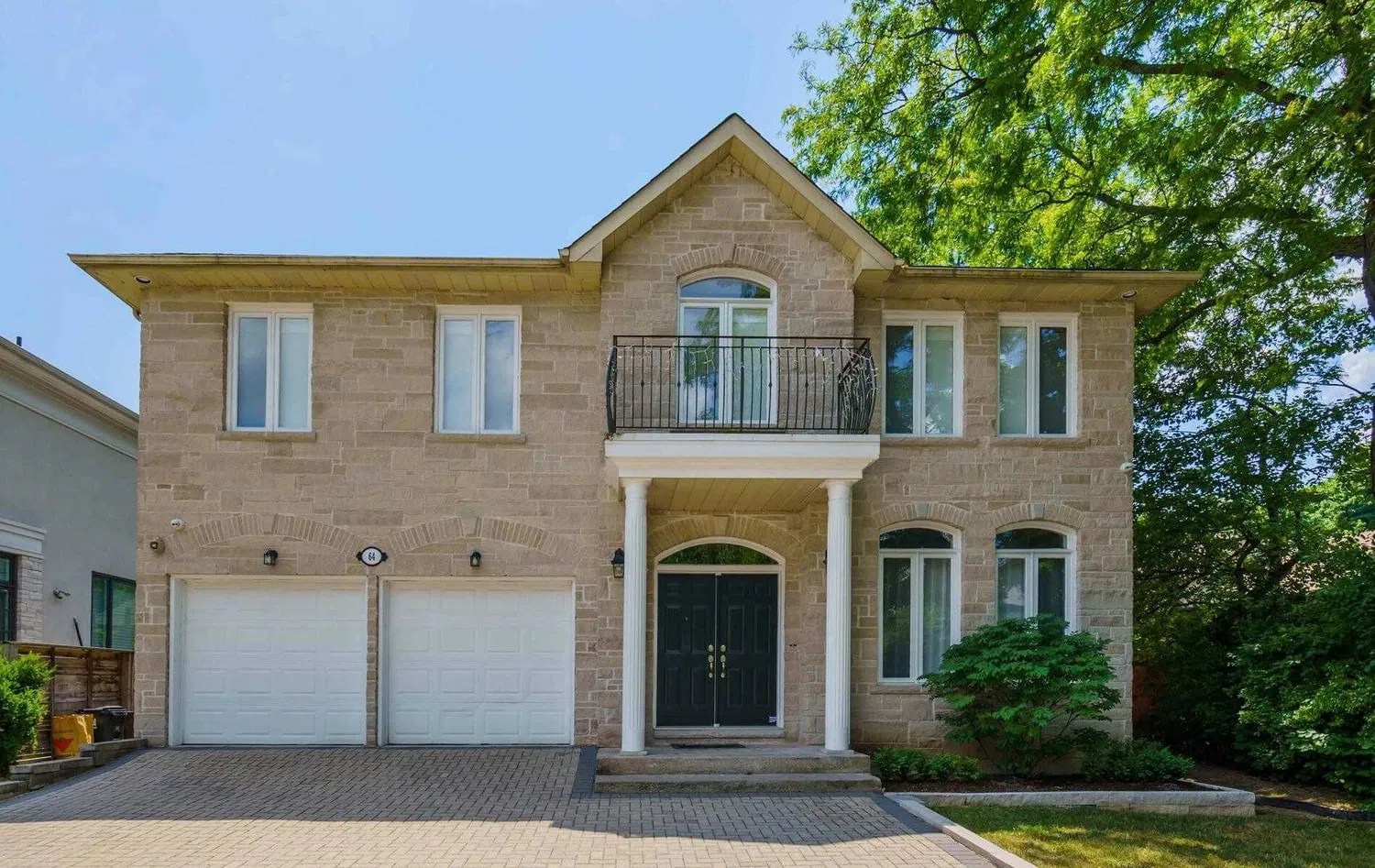 64 Norden Cres 4 Beds + 1 5 Baths