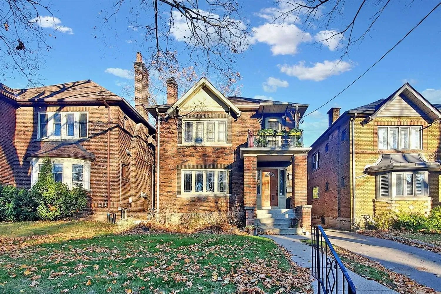 35 Braemar Ave 2 Beds 1 Bath