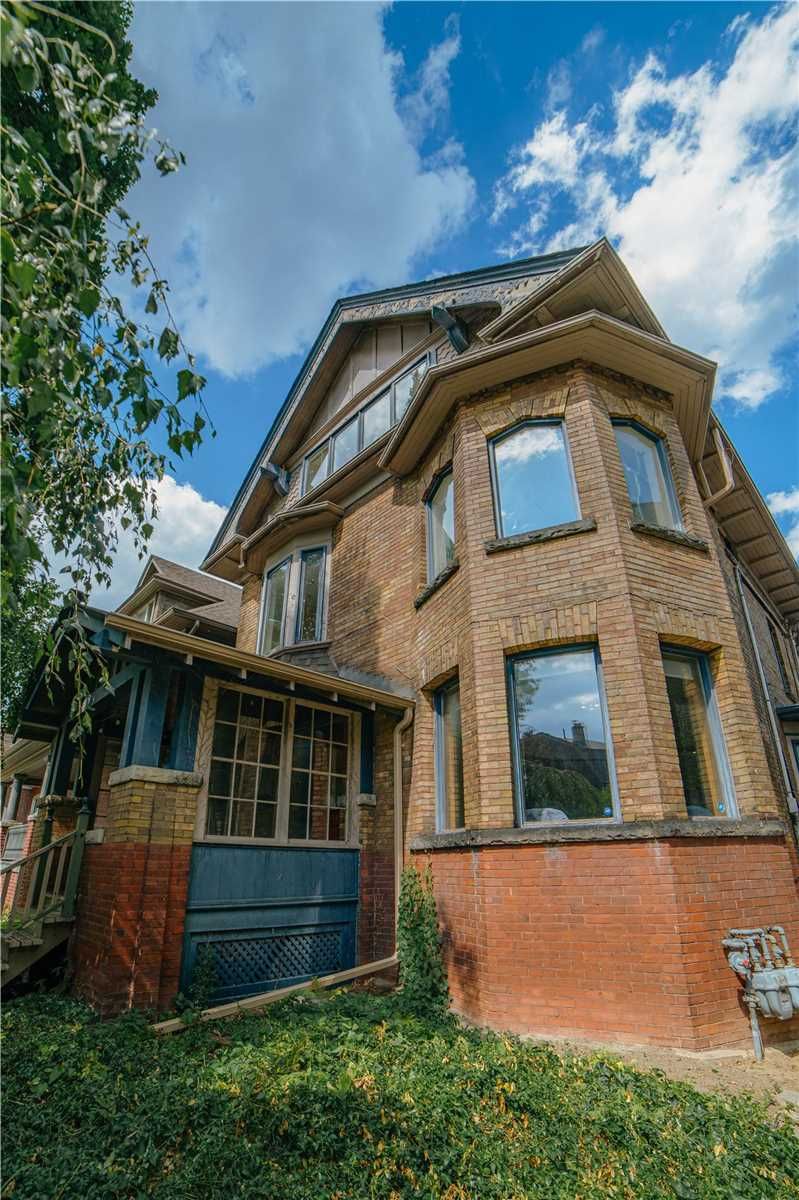 323 Palmerston Blvd 8 Beds 5 Baths