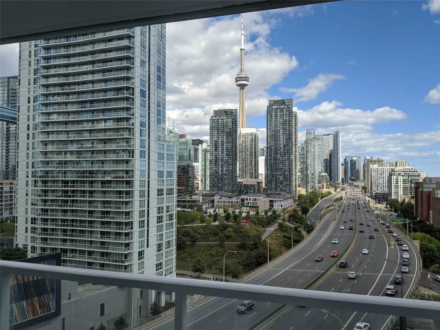 17 Bathurst St The LakeShore Condos 2 Beds 1 Bath Unit 1610