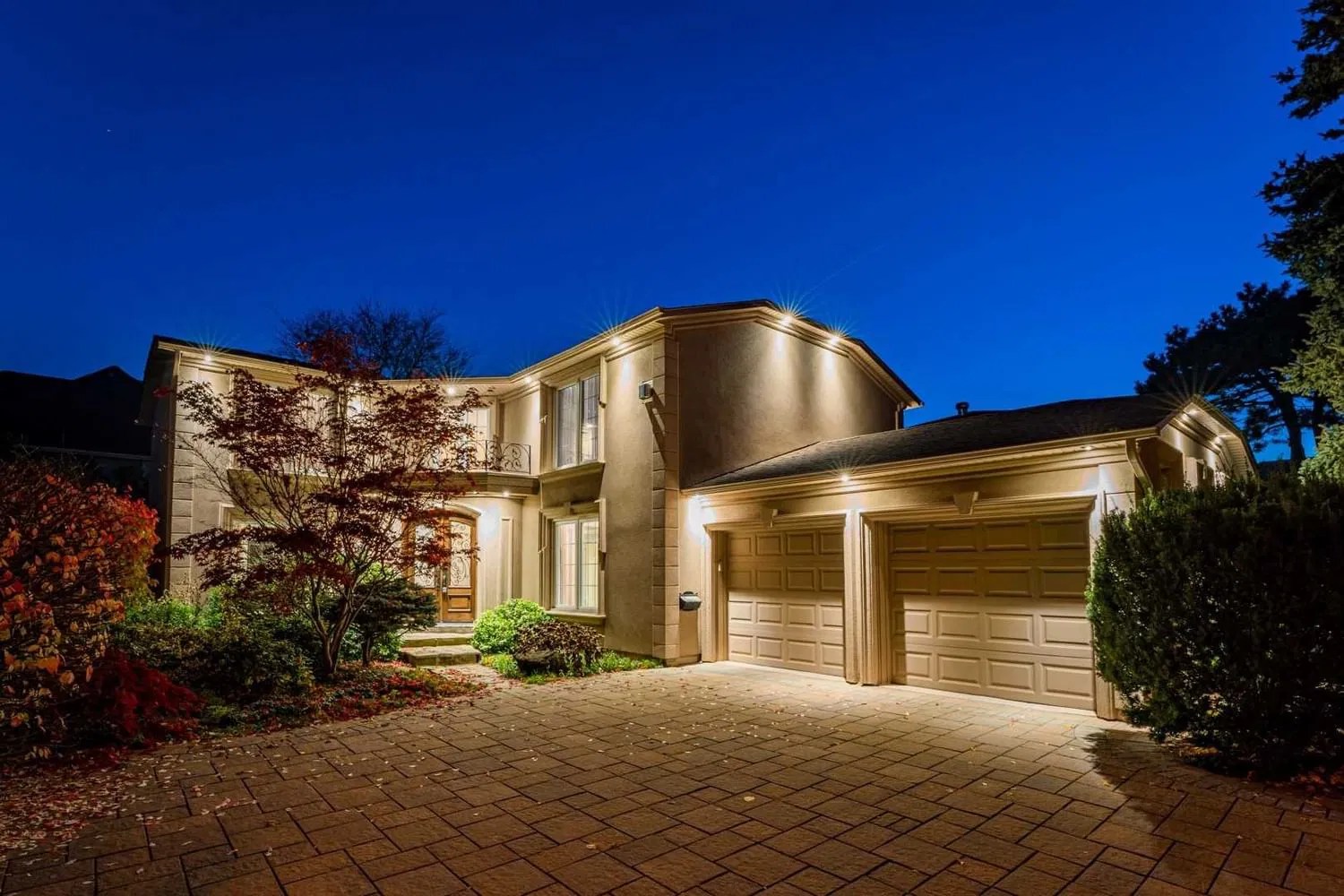 21 Chipstead Rd 5 Beds + 1 4 Baths