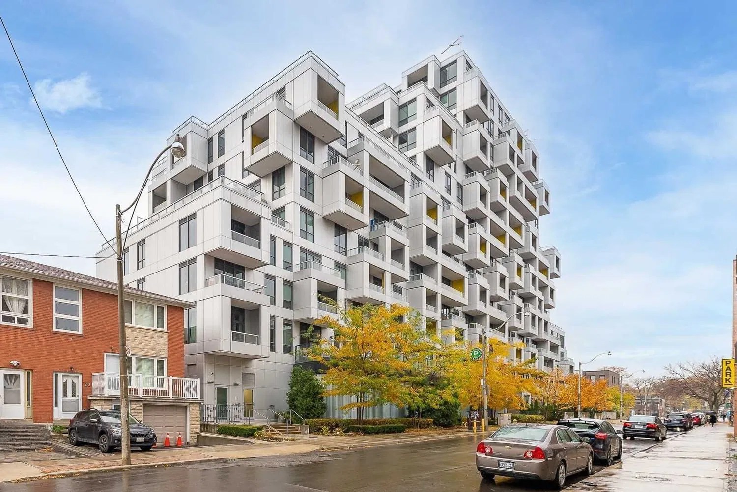 38 Cameron St SQ Condos at Alexandra Park 2 Beds 2 Baths Unit 1028