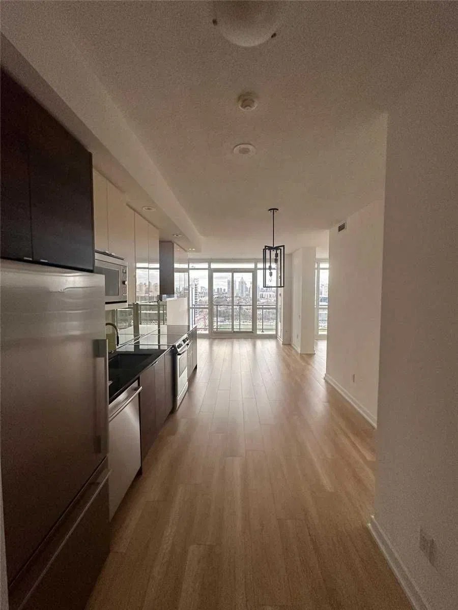 121 Mcmahon Dr Tango Condos 2 Beds + 1 2 Baths Unit 2317