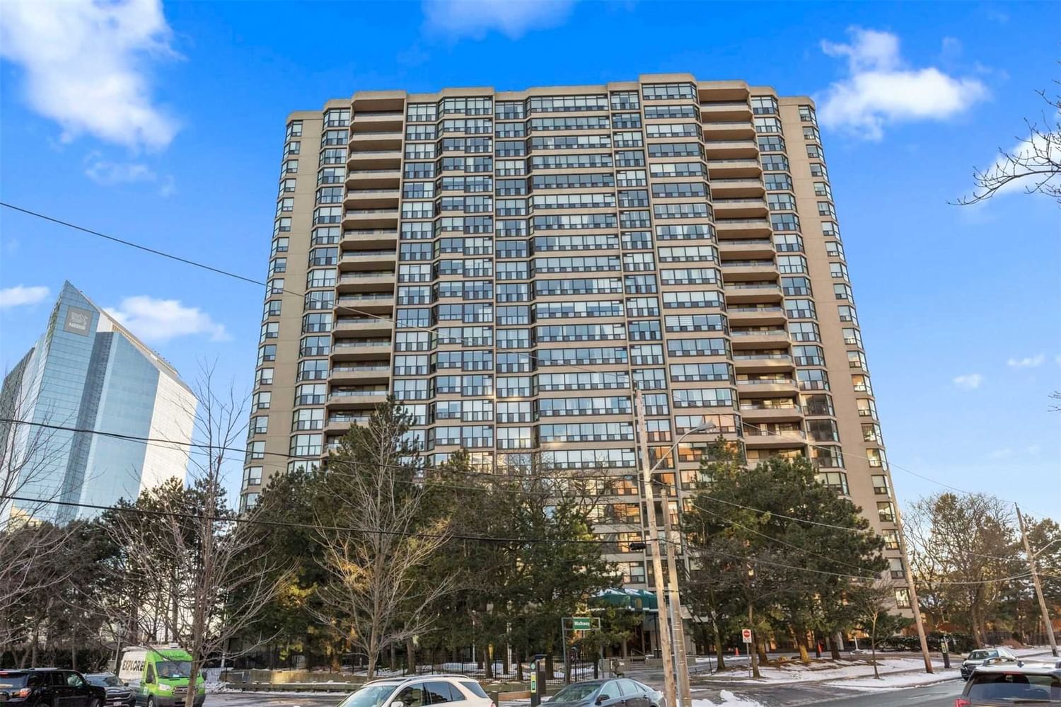 33 Elmhurst Ave The Atrium Condos 2 Beds 2 Baths Unit 1207