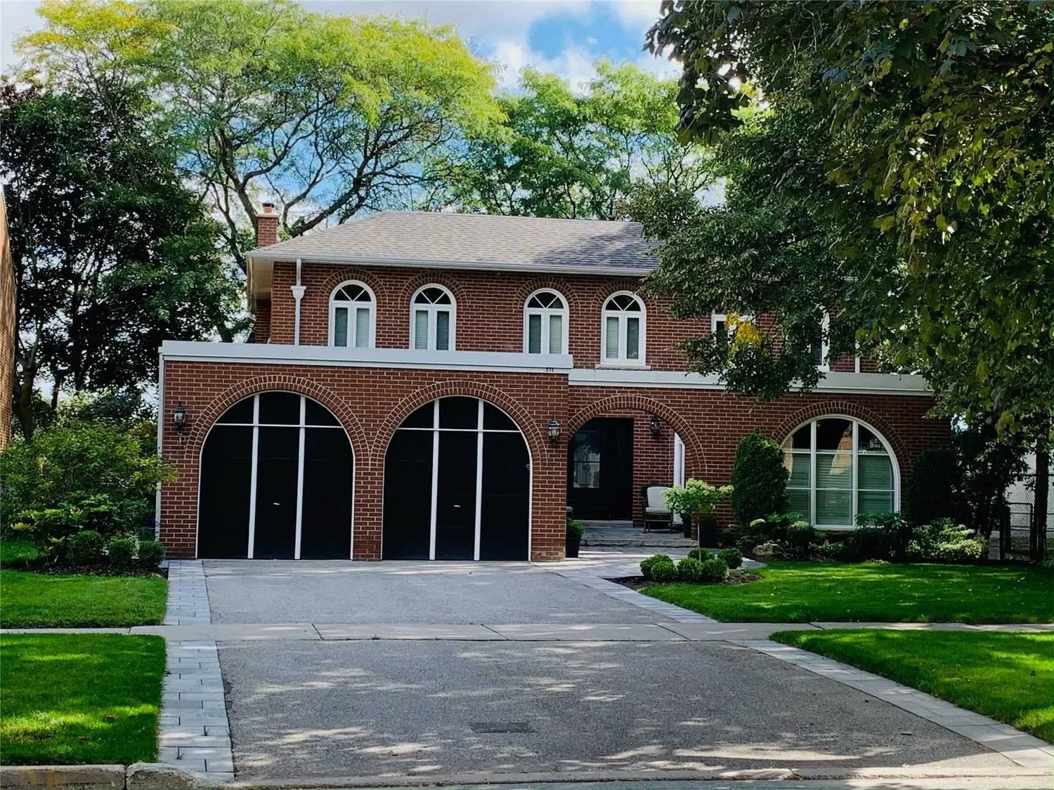 377 Banbury Rd 5 Beds 4 Baths