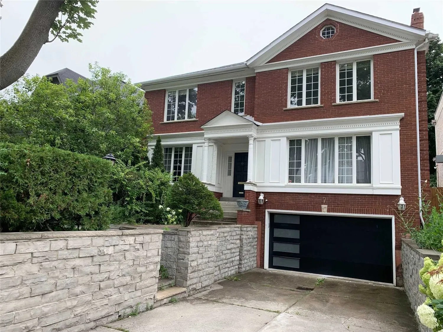 7 Killarney Rd 4 Beds + 1 4 Baths strata.ca