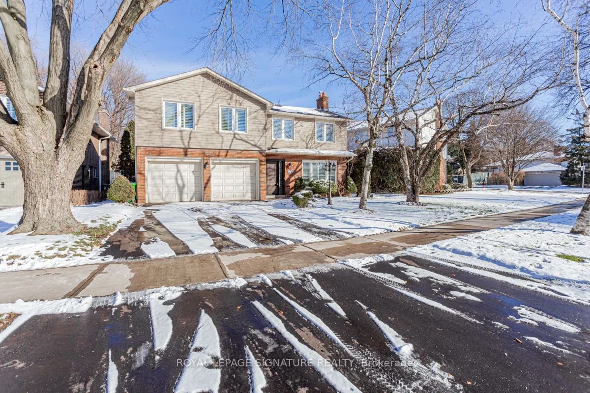 56 Silkwood Cres 3 Beds 4 Baths