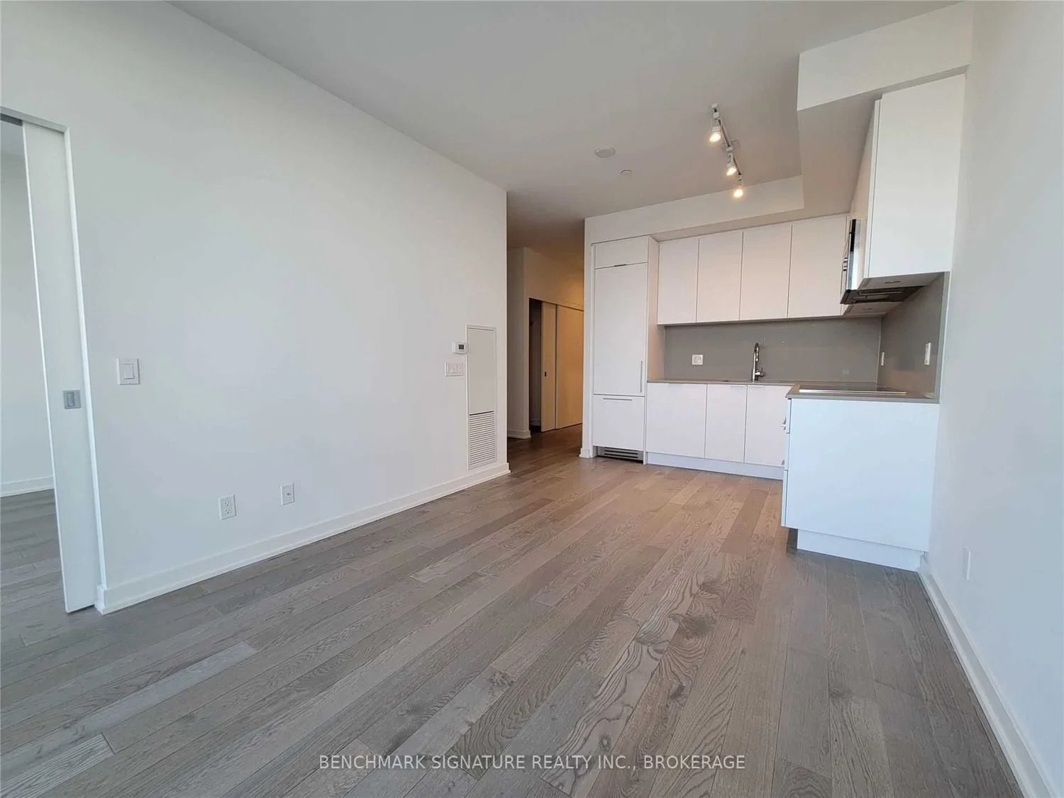 20 Lombard St Residences on Lombard 1 Bed + 1 1 Bath Unit 3712