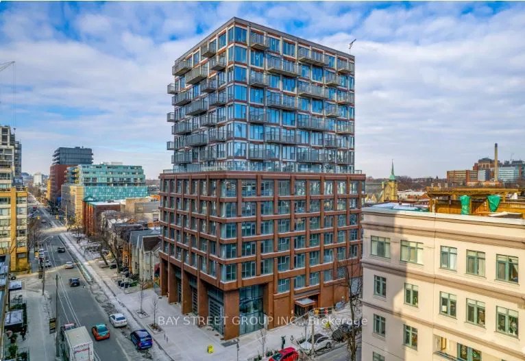 2 Augusta Ave Rush Condos 3 Beds + 1 2 Baths Unit 903