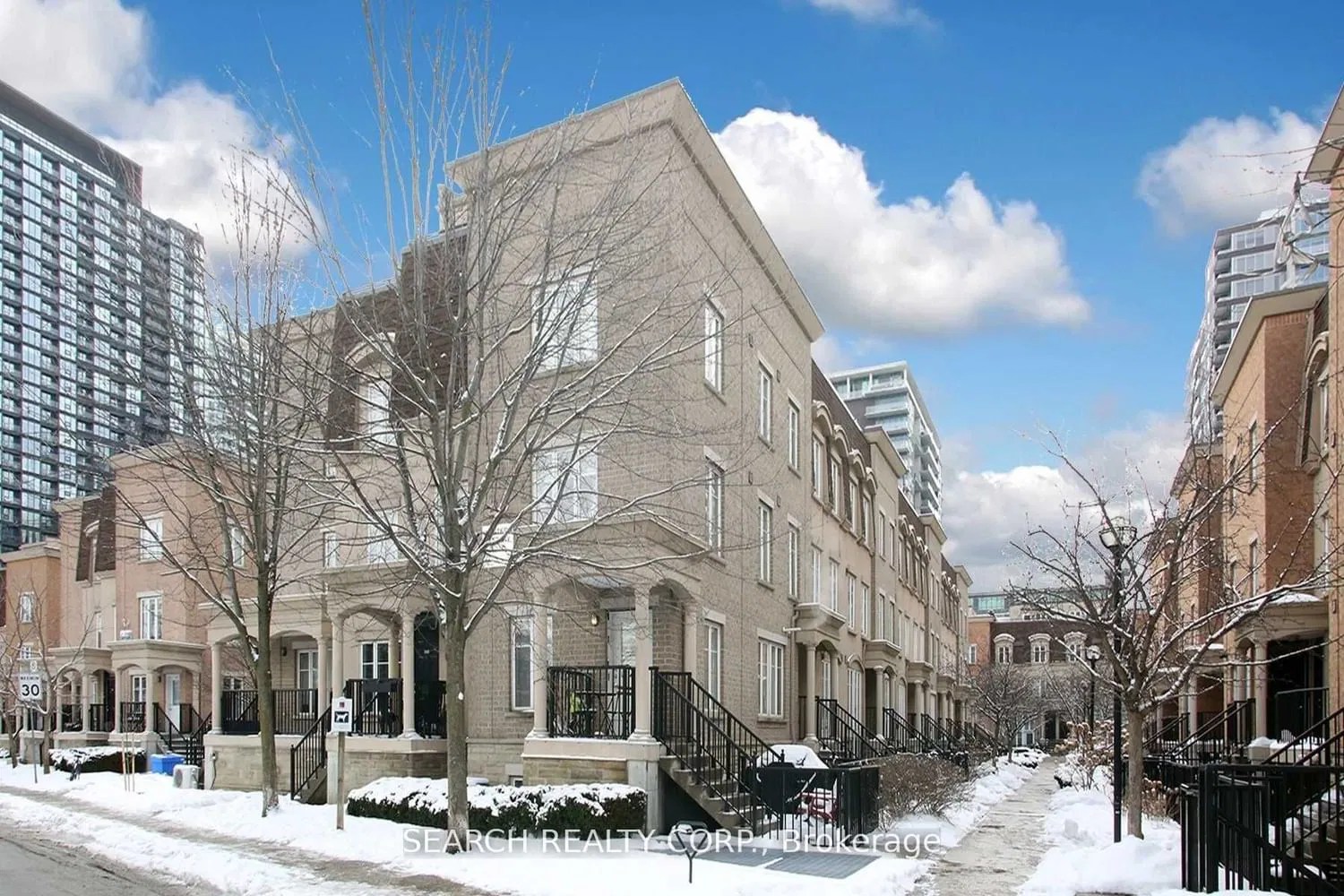 42 Western Battery Rd Liberty Village Townhomes 1 Bed 1 Bath