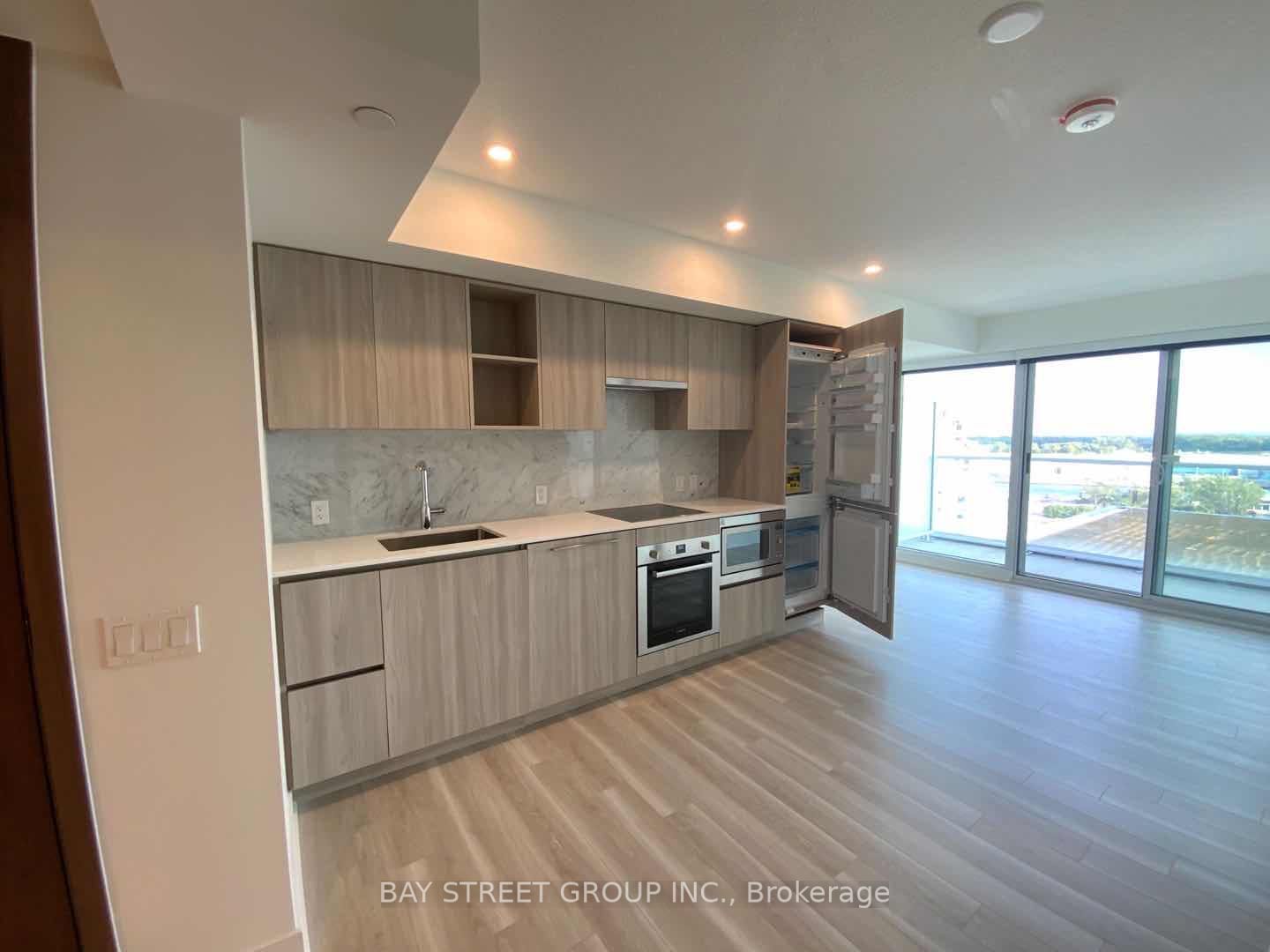 17 Bathurst St The LakeShore Condos 1 Bed + 1 1 Bath Unit 1616