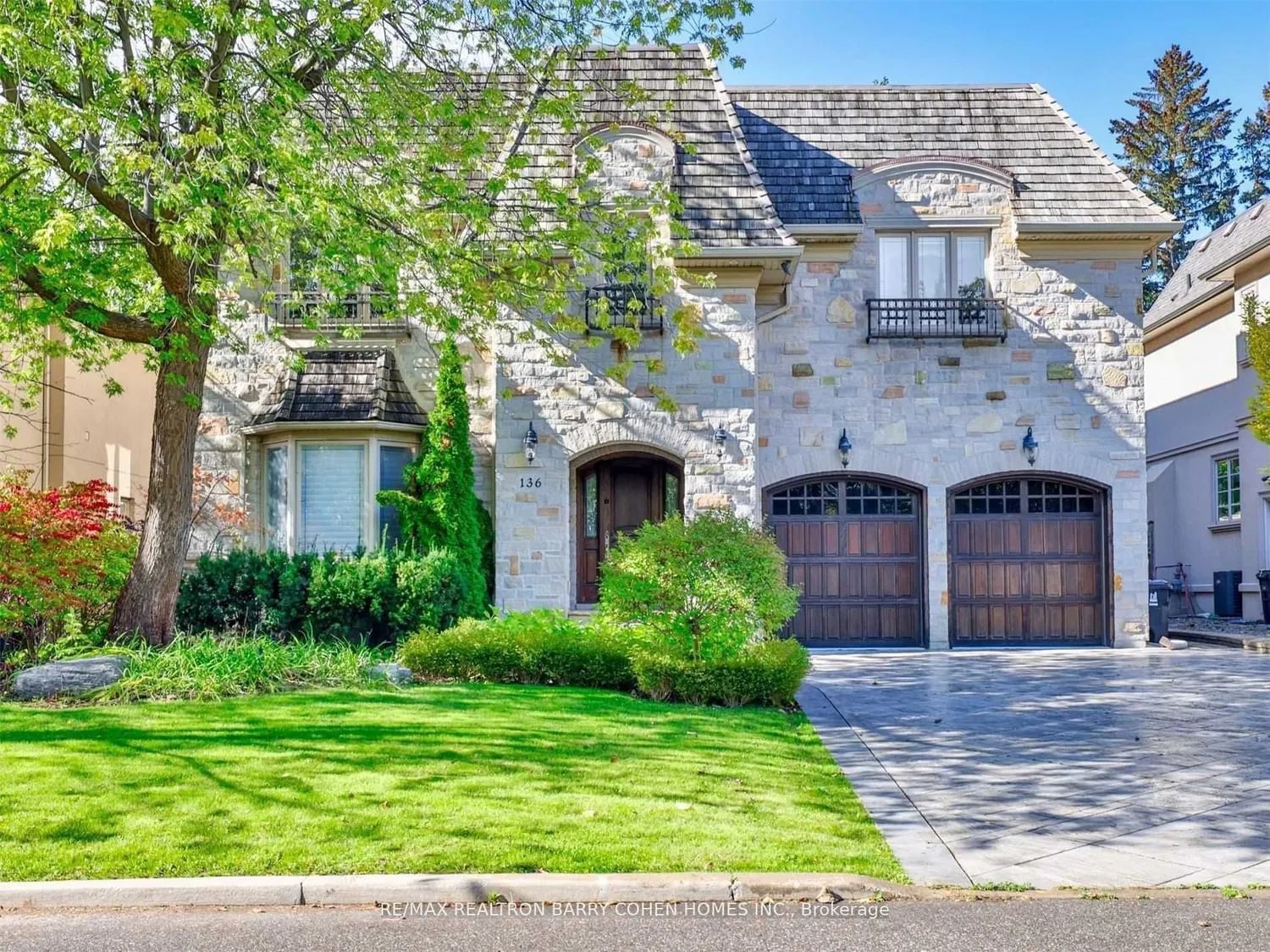 136 Yorkminster Rd 5 Beds + 1 7 Baths