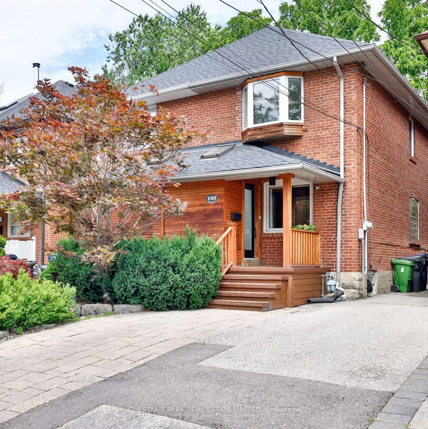 140 Fairlawn Ave 4 Beds + 1 3 Baths