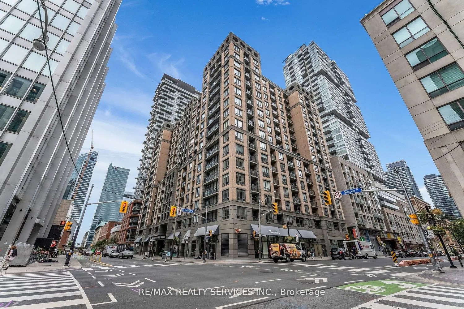 140 Simcoe St University Plaza Condos 1 Bed 1 Bath Unit 1422