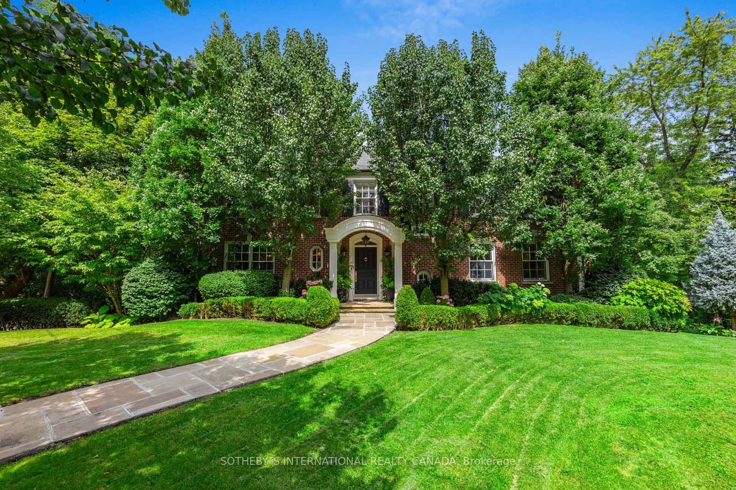 21 Mason Blvd 5 Beds + 2 8 Baths