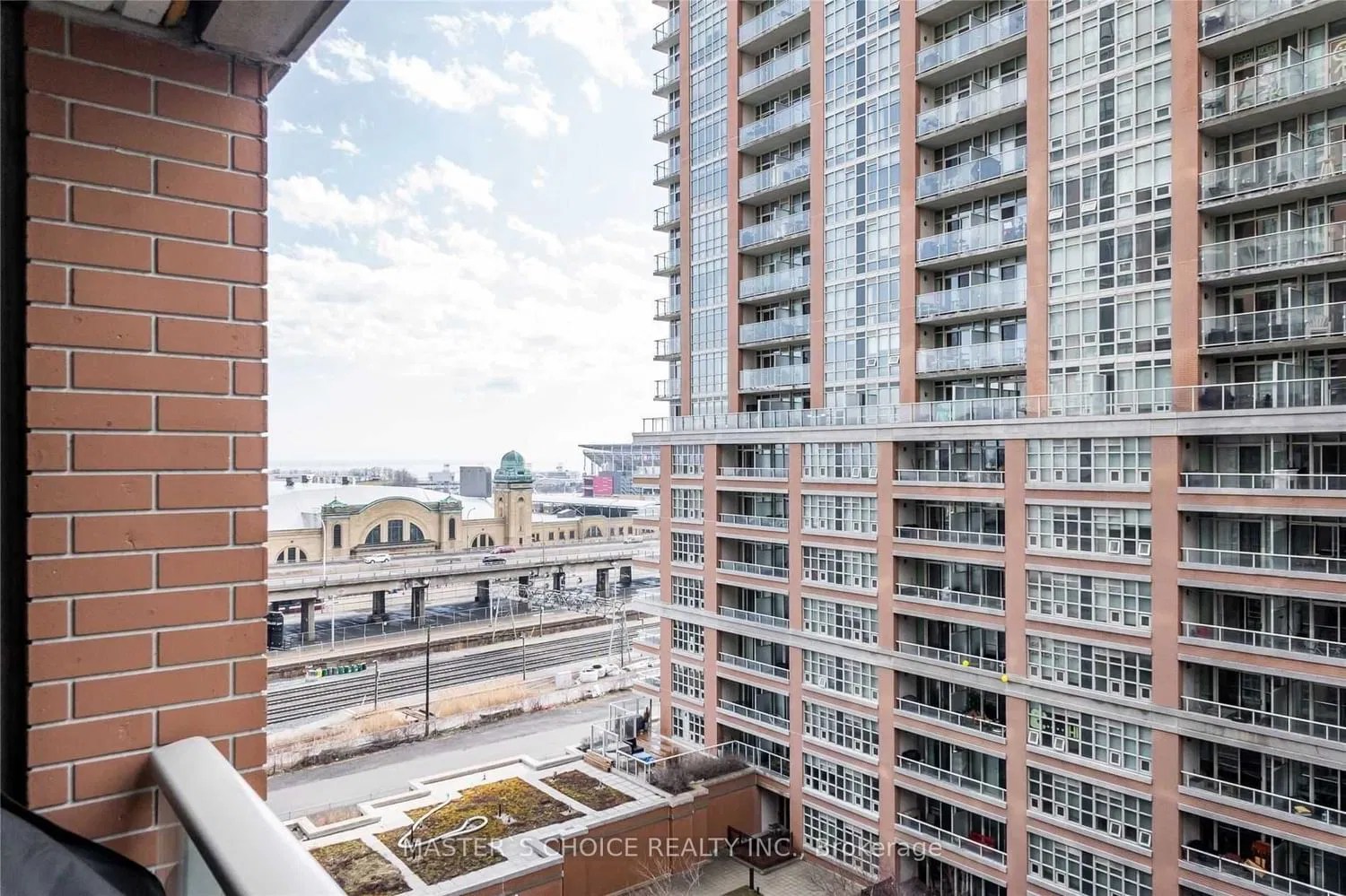 75 East Liberty St King West Condos at Liberty Village 1 Bed + 1