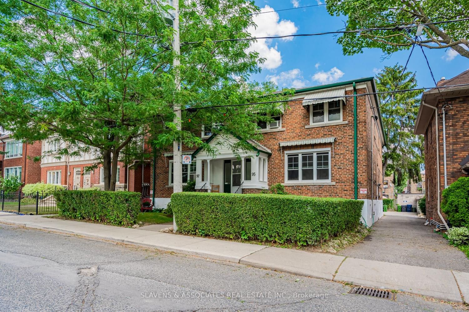 95 Braemar Ave 1 Bed 1 Bath Unit lower strata.ca