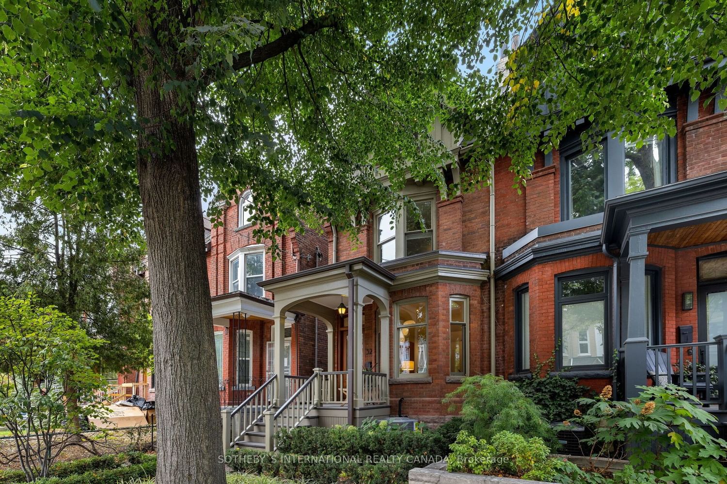 32 Borden St 3 Beds 4 Baths Listed for Sale strata.ca