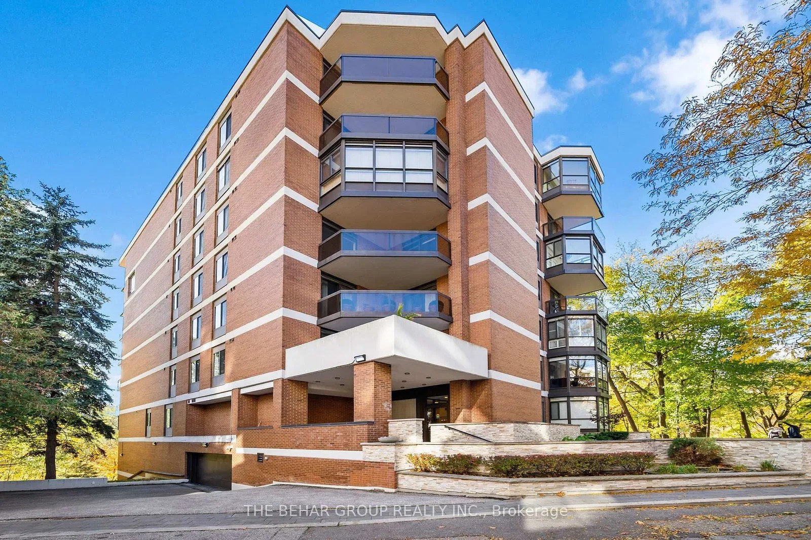 407 Walmer Rd 407 Walmer Road Condos 2 Beds + 1 2 Baths Unit