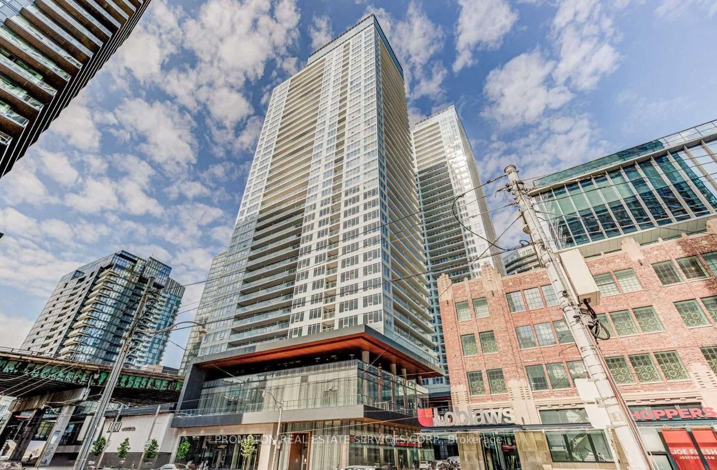 17 Bathurst St The LakeShore Condos 11 Condos for Sale & 42 Units