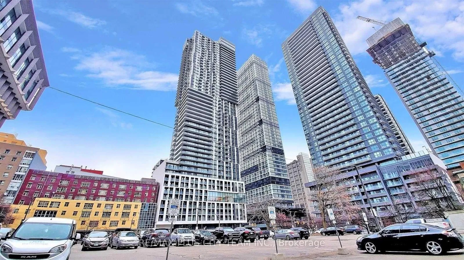 251 Jarvis St Dundas Square Gardens Condos Studio 1 Bath Unit