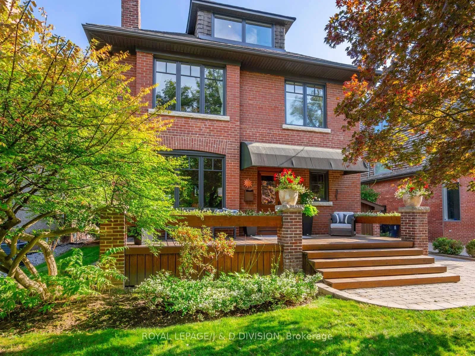 151 Sheldrake Blvd 4 Beds + 2 4 Baths