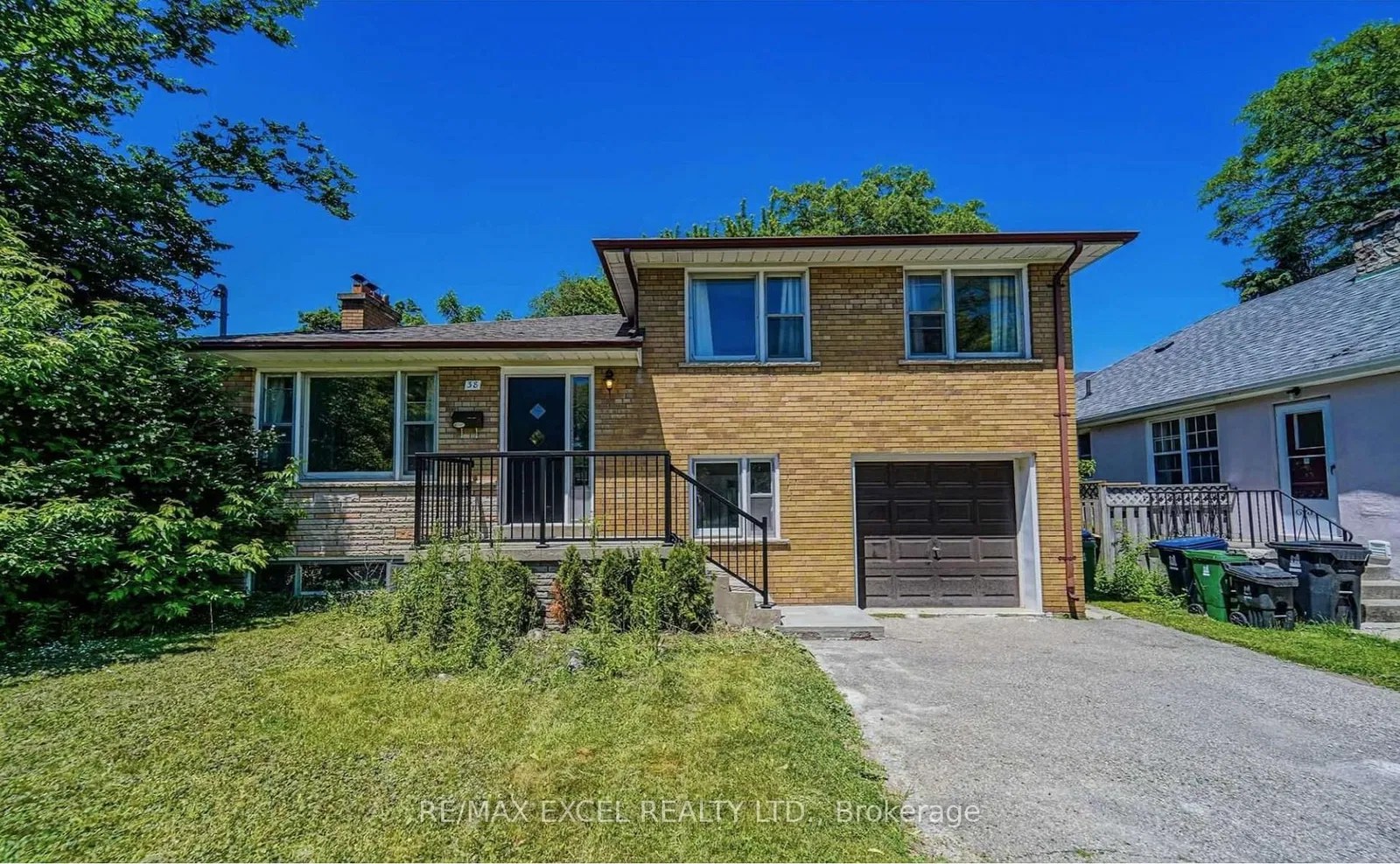 38 Centre Ave 5 Beds 2 Baths