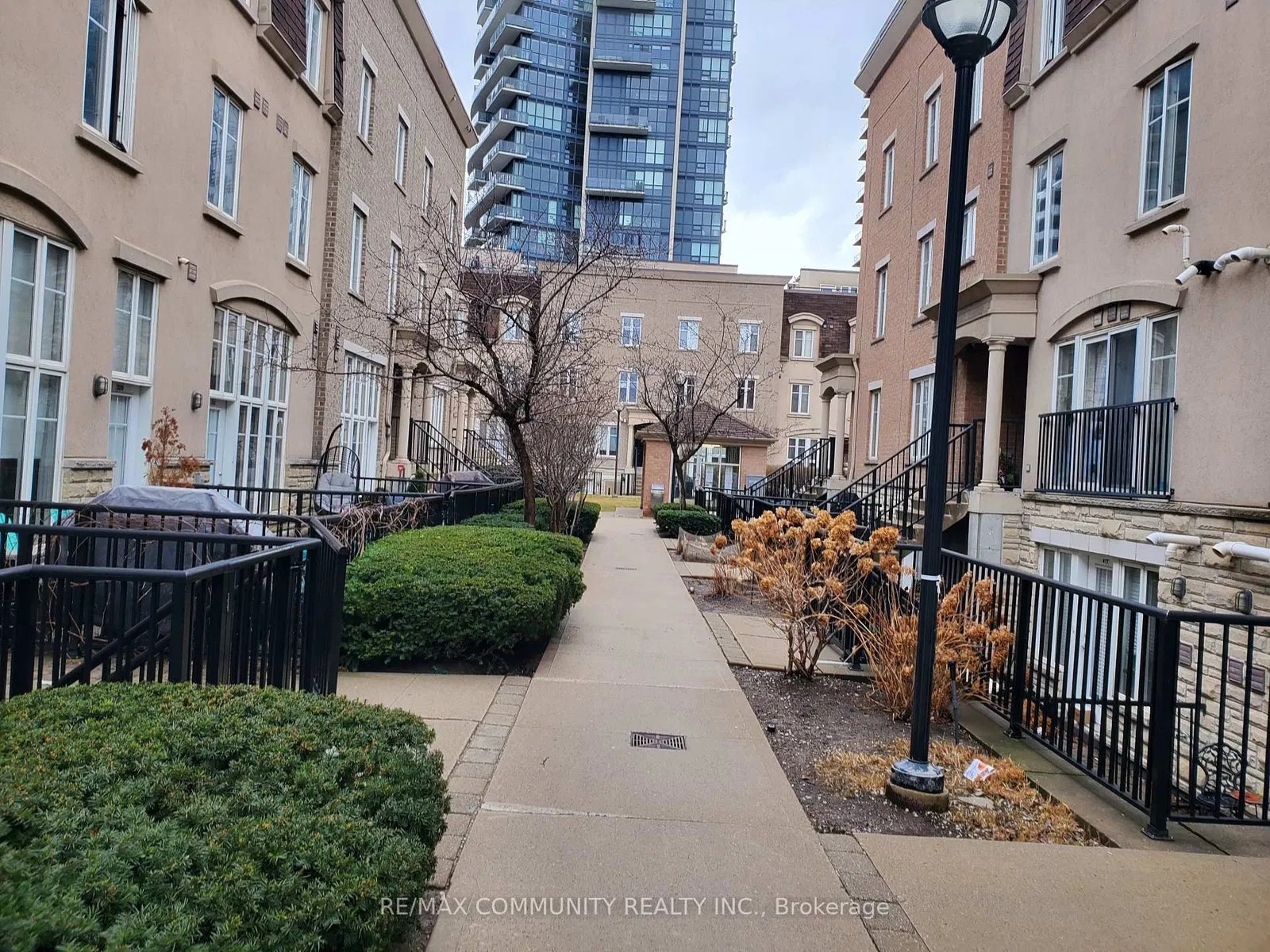 34 Western Battery Rd Liberty Village Townhomes 1 Bed 1 Bath
